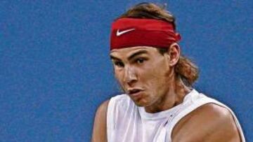 <b>SANGRE ROJA. </b>Rafa, en N. Y.: sin mangas, rojo sobre la sangre roja.