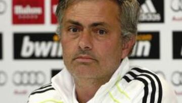 Mourinho en la sala de prensa de Valdebebas.