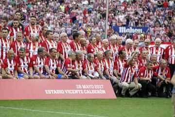 Foto de familia de las Leyendas del Atlético. 
 