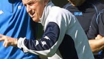 <b>A LA ÚLTIMA.</b> El técnico de la selección italiana se une a la moda de prohibir el sexo a sus jugadores.