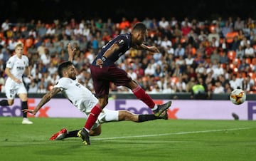 2-4. Pierre-Emerick Aubameyang marc¨® el cuarto go