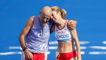 Elena Congost, junto a su guía Mia Carol en París 2024.