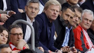 Mainz (Germany), 22/04/2023.- (L-R) FC Bayern president Herbert Hainer, CEO Oliver Kahn, sporting director Hasan Salihamidzic, and executive board member Andreas Jung watch from the stands during the German Bundesliga soccer match between 1. FSV Mainz 05 and FC Bayern Munich in Mainz, Germany, 22 April 2023. (Alemania) EFE/EPA/RONALD WITTEK ATTENTION: The DFL regulations prohibit any use of photographs as image sequences and/or quasi-video.
