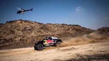 Carlos Sainz con el Mini en Arabia.