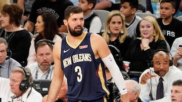 GRAF2453. SAN ANTONIO, 01/03/2018.- El alero espa&ntilde;ol de los New Orleans Nikola Mirotic durante el partido de liga regular de la NBA disputado ante los Spurs de San Antonio el mi&eacute;rcoles, 28 de febrero de 2018, en el AT&amp;T Center de San Antonio. New Orleans consigui&oacute; la victoria por 116-121. EFE/D. William Abate