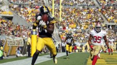 Antonio Brown WR de Pittsburgh Steelers anotando un TD.
