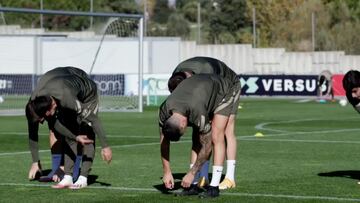 El Atlético se entrenó sin los internacionales