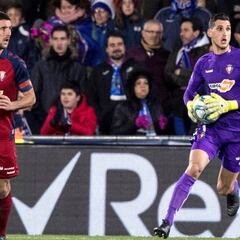 Herrera, de suplente a héroe, pone de los nervios al Getafe