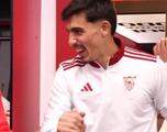 Sevilla gana, los jugadores llegan al camarín y esto hace Alexis Sánchez: es viral