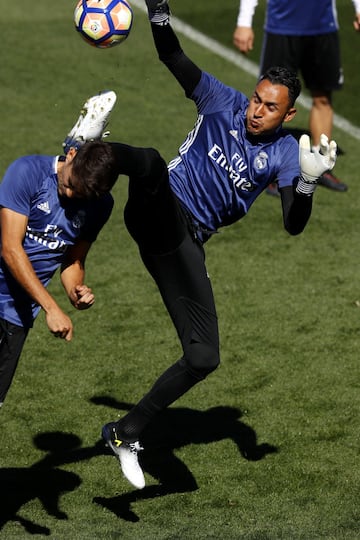 Último entrenamiento del Real Madrid antes de viajar a Málaga