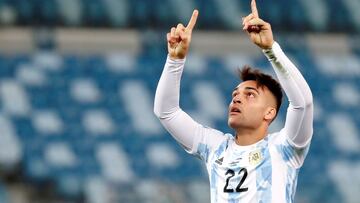 AME8911. CUIB&Aacute; (BRASIL), 28/06/2021.- Lautaro Mart&iacute;nez de Argentina celebra un gol hoy, en un partido del grupo A entre Bolivia y Argentina de la Copa Am&eacute;rica en el estadio Arena Pantanal en Cuiab&aacute; (Brasil). EFE/Sebastiao Moreira