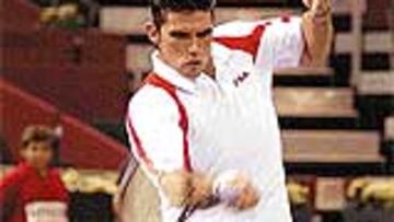 <b>BOMBARDEROS.</B> Philippoussis (en la imagen) y Feliciano ofrecieron un duelo de saque y resto.