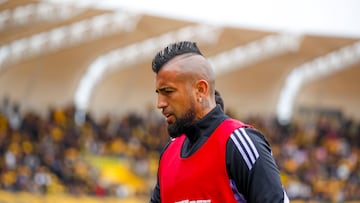 Futbol, Coquimbo Unido vs Colo Colo
Fecha 24, Liga de Primera 2025.
El jugador de Colo Colo Arturo Vidal es fotografiado, durante el partido de primera division disputado en el Estadio Sanchez Rumoroso, en Coquimbo, Chile.
19/10/2025
Pepe Alvujar/Photosport
Football, Coquimbo Unido vs Colo Colo
24th turn, Division League 2025.
Colo Colo’s player Arturo Vidal, is pictured, during the first division match at the Sanchez Rumoroso Stadium, in Coquimbo, Chile.
19/10/2025
Pepe Alvujar/Photosport