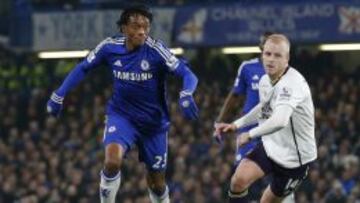 En su paso por Chelsea, Cuadrado gan&oacute; la Premier League y la Copa de la Liga.