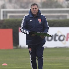 Frank Kudelka evitó referirse a las salidas de Araos y Pinilla