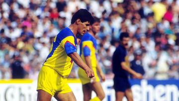 during the game Pumas UNAM vs America, corresponding to the Great Final of the 1990-1991 Season of the first division of Mexican Soccer, at Estadio Olímpico Universitario, on June 22, 1991.
<br><br>
durante el partido Pumas UNAM vs America, correspondiente a la Gran Final de la Temporada 1990-1991 de la primera division del Futbol Mexicano, en el Estadio Olimpico Universitario, el 22 de Junio de 1991.