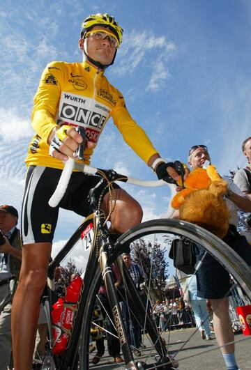 Consiguió el maillot tras la victoria de la ONCE en la crono por equipos del Tour de 2002. Lo defendió hasta que Armstrong se lo quitó en La Mongie: 'Una experiencia que te marca como profesional. Lo más'.