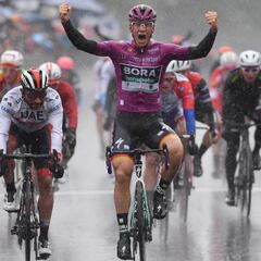 Gaviria es segundo en la quinta etapa y la general se mantiene