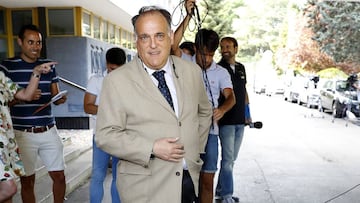 Tebas, ayer, tras reunirse con Jos&eacute; Ram&oacute;n Lete en el CSD.