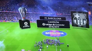 La Federación se queja de que LaLigaTV ha vetado la imagen de Rubiales dando la copa a Messi