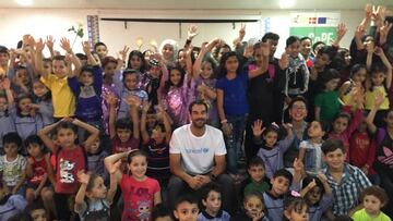 Jos&eacute; Manuel Calder&oacute;n, durante su visita al L&iacute;bano junto a UNICEF.