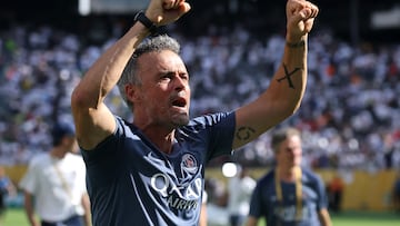 EAST RUTHERFORD, NEW JERSEY - JULY 09: Luis Enrique, Head Coach of Paris Saint-Germain, celebrates following the FIFA Club World Cup 2025 semi-final match between Paris Saint-Germain and Real Madrid CF at MetLife Stadium on July 09, 2025 in East Rutherford, New Jersey. Alex Grimm/Getty Images/AFP (Photo by ALEX GRIMM / GETTY IMAGES NORTH AMERICA / Getty Images via AFP)