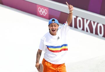 La filipina reflejó los valores que ha venido a llevar el skateboarding a los Juegos Olímpicos. Bailando, sonriendo, intentándolo una vez tras otra. Se metió en la final y una vez allí no hizo malas rondas, pero luego falló todos los Best Trick, quedándose en el 7º lugar. Sin perder la sonrisa. Bravo pro ella.