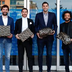 Los entrenadores y capitanes del Real Madrid visitaron los hospitales Sanitas
