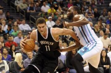 Brook Lopez y Al Jefferson.