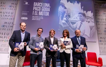 Luis Pérez Sala, Valentí Fradera, David Escudé, Liliana Godia y Josep Mateu, en la presentación del libro.