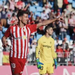 Álvaro y Narváez liquidan a un Nástic que sigue en la UCI