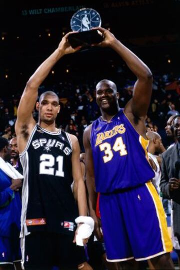 Tim Duncan y Shaquille O'Neal comparten el MVP del All Star Game del 2000.