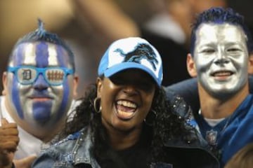 Y como estamos con los fans, aquí van Dorothy, el Hombre de Hojalata y... bueno, en realidad no sabemos si el tercero es Totó o el Espantapájaros, a buscar al León Cobarde al Ford Field. Y no, lo de León Cobarde no es ninguna referencia a Matt Stafford, malpensados.