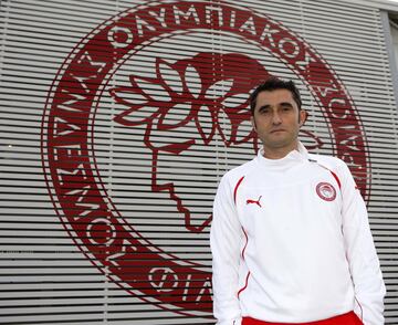En la temporada 08/09 ficha por el Olympiakos