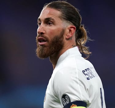 El futbolista sevillano del Real Madrid se sitúa como uno de los más seguidos, aunque no es el capitán merengue que más seguidores acumula. En su cuenta, podemos disfrutar de los habituales vídeos del 'camero' ejercitándose en el gimnasio, así como sus mejores momentos con la elástica blanca. 5,5 millones de seguidores para el capitán del Real Madrid y la Selección Española.