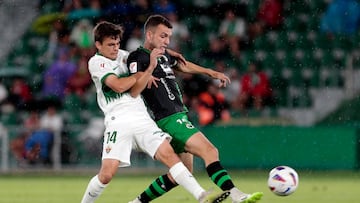Iñigo Vicente, en el Elche - Racing.