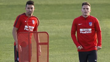 Gait&aacute;n y Gameiro, durante un entrenamiento del Atl&eacute;tico de Madrid.