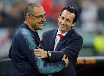 Sarri with Arsenal coach Unai Emery during the Europe League final on May 29.