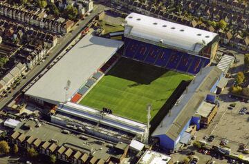 El Selhurst Park, es un estadio de Fútbol, ubicado en el Municipio de Croydon, en Londres, Inglaterra. Es la actual sede de los partidos locales del club Crystal Palace.
La asistencia más grande al estadio se dio en 1979, cuando casi 51,000 personas asistieron al partido entre el Crystal Palace y el Burnley, el cual, el Crystal Palace ganó 2 por 0 para ser campeón de la Football League Second Division. Este récord superó al pasado impuesto en 1961, en el partido del Crystal Palace contra el Millwall, en la Four Division (actual Football League Two).