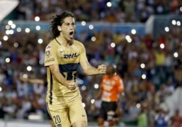 Jugó con Pumas del Apertura 2014 y continúa en el club