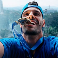 Tyronne del Pino, campeón y MVP en Indonesia: “Al Clásico íbamos en coches blindados”