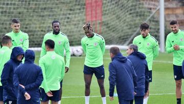 28/09/22   ENTRENAMIENTO ATHLETIC DE BILBAO
CHARLA GRUPO ERNESTO VALVERDE 
IÑAKI WILLIAMS NICO WILLIAMS