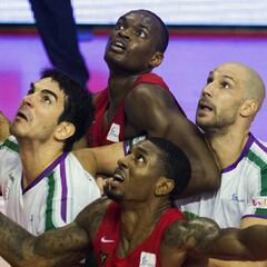El Unicaja logra un triunfo plácido en Murcia