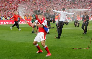 Fotos: La brillante actuación de Alexis en la final de FA Cup