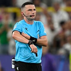 El inglés Michael Oliver arbitrará el Barça-PSG