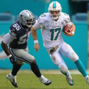 Ryan Tannehill no tuvo su mejor actuación frente a los Dallas Cowboys.