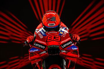 Marc Mrquez y la Ducati Desmosedici GP25, la nueva moto de Ducati Lenovo Team.