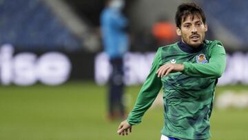 SAN SEBASTIAN, SPAIN - OCTOBER 29: David Silva of Real Sociedad during the UEFA Europa League   match between Real Sociedad v Napoli at the Estadio Anoeta on October 29, 2020 in San Sebastian Spain (Photo by David S. Bustamante/Soccrates/Getty Images)
 PU