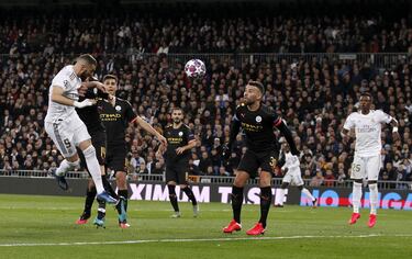 Ocasión de Benzema.