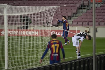 1-0. Leo Messi celebró el primer gol.